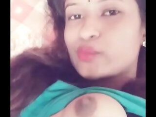 Desi main showing boobs selfie